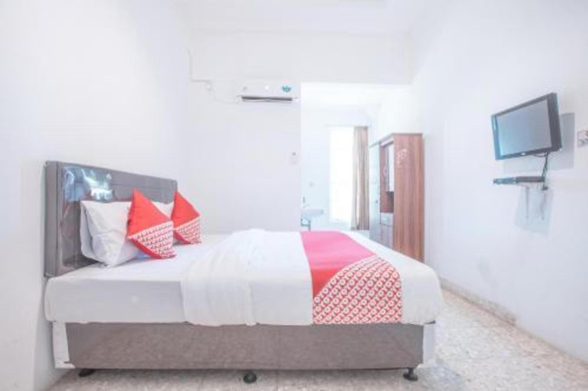 Capital O 332 Residence G17 Kemang Jakarta Buitenkant foto