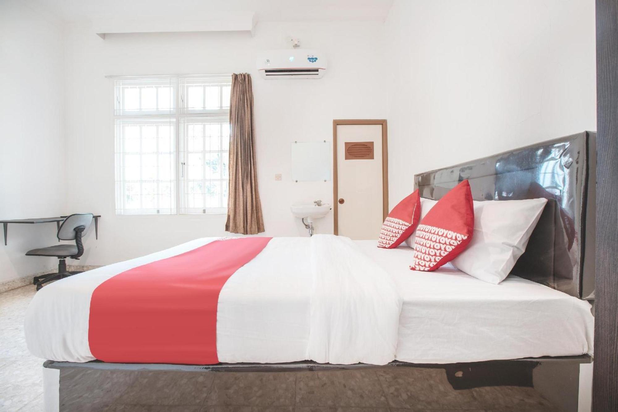 Capital O 332 Residence G17 Kemang Jakarta Buitenkant foto