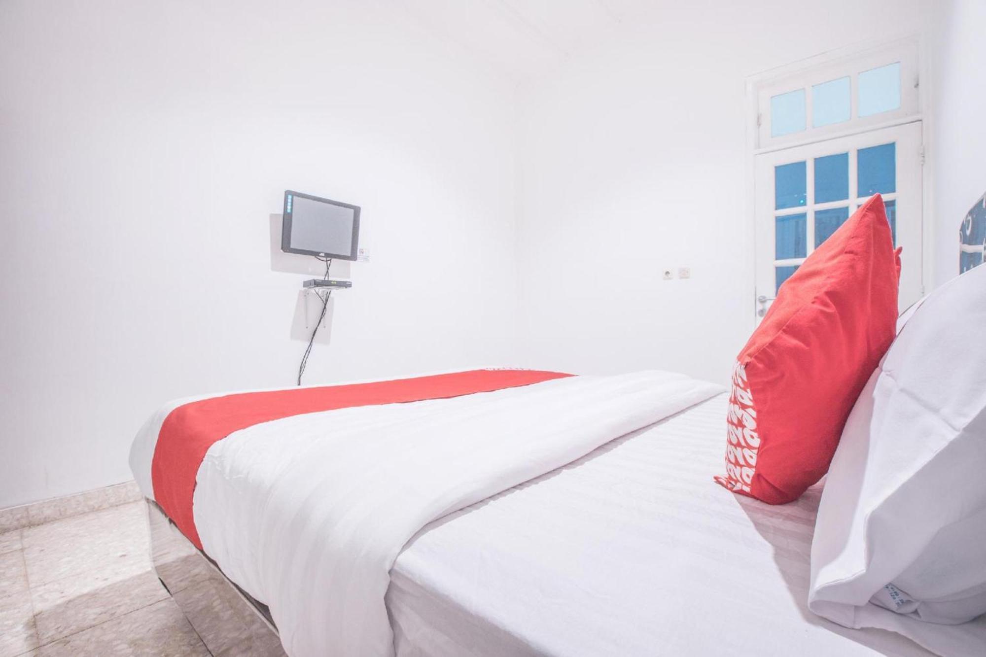 Capital O 332 Residence G17 Kemang Jakarta Buitenkant foto