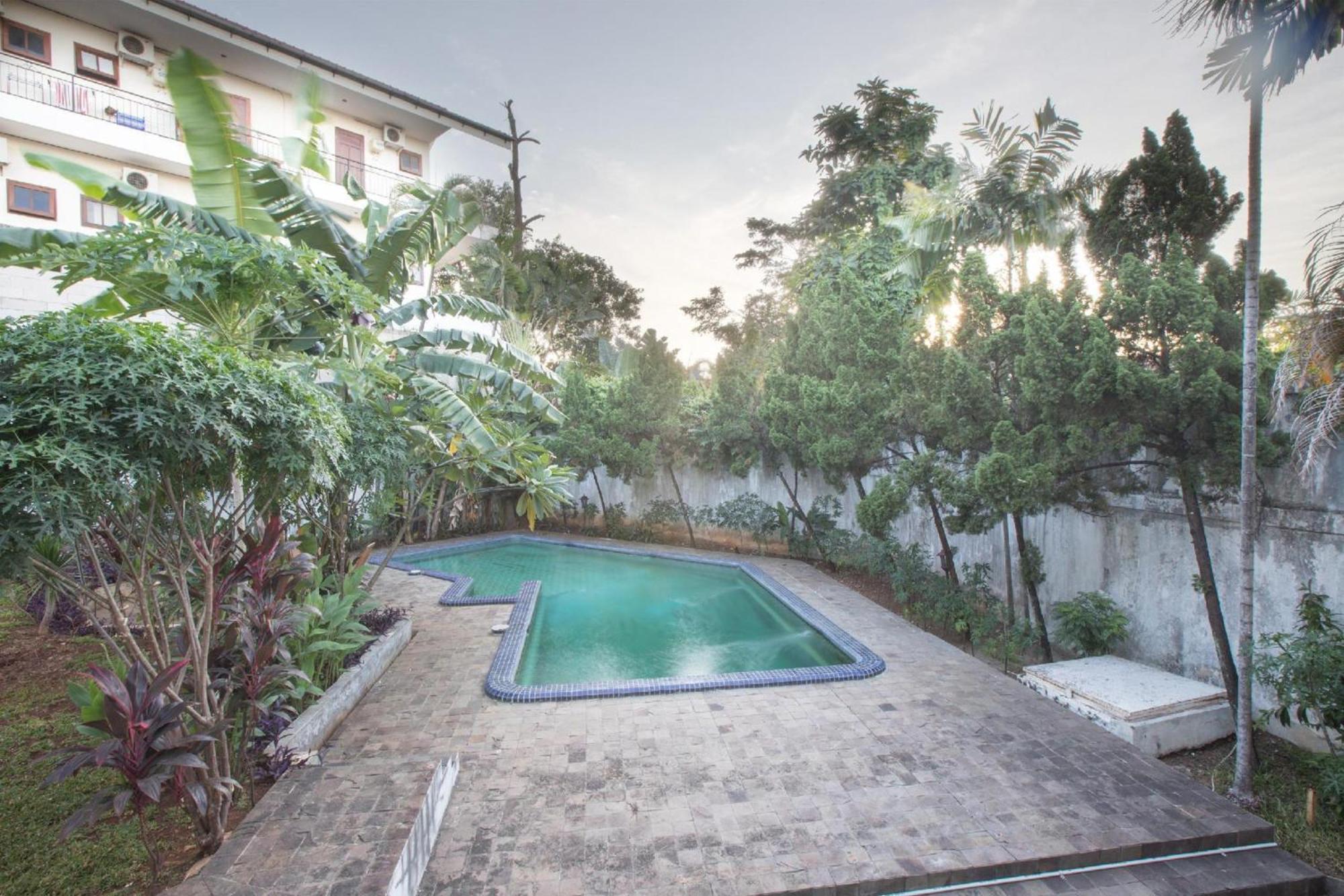 Capital O 332 Residence G17 Kemang Jakarta Buitenkant foto