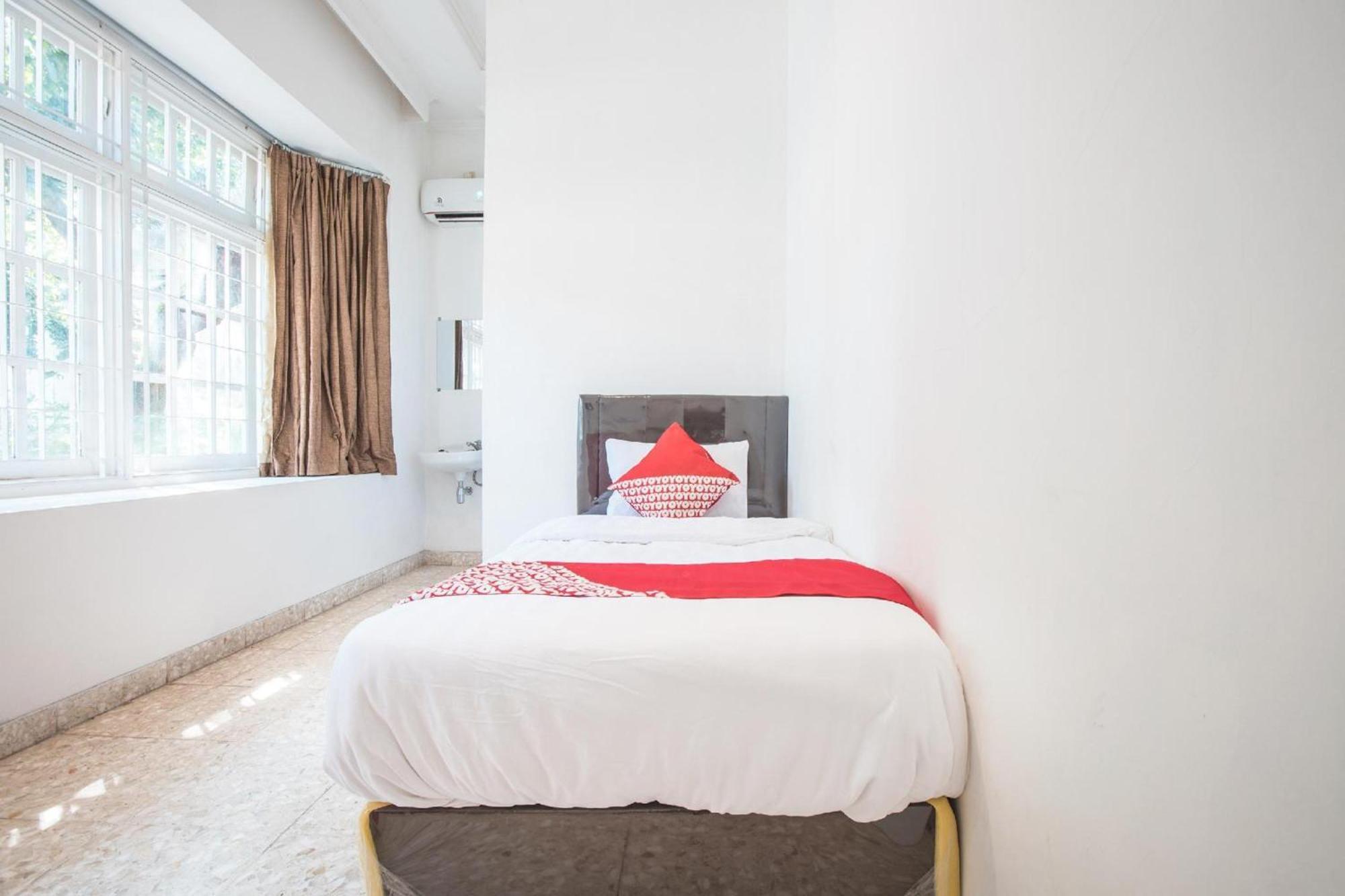 Capital O 332 Residence G17 Kemang Jakarta Buitenkant foto