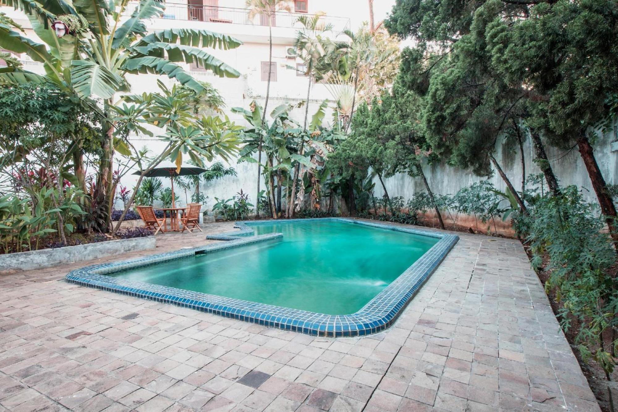 Capital O 332 Residence G17 Kemang Jakarta Buitenkant foto